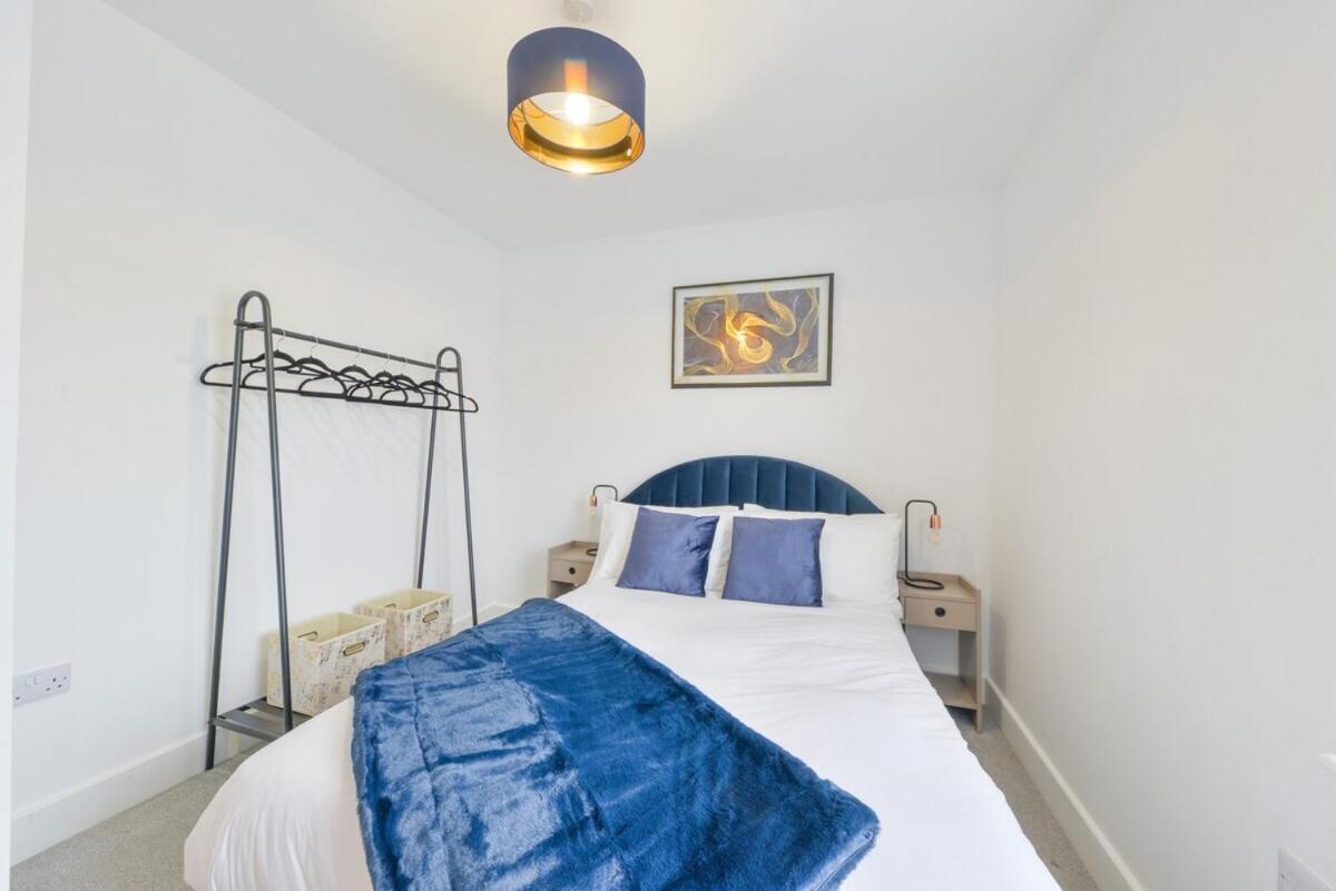 Luxury One Bedroom By Short Lets & Serviced With Free Parking St Albans