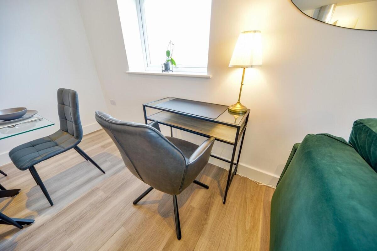Luxury One Bedroom By Short Lets & Serviced With Free Parking * St Albans