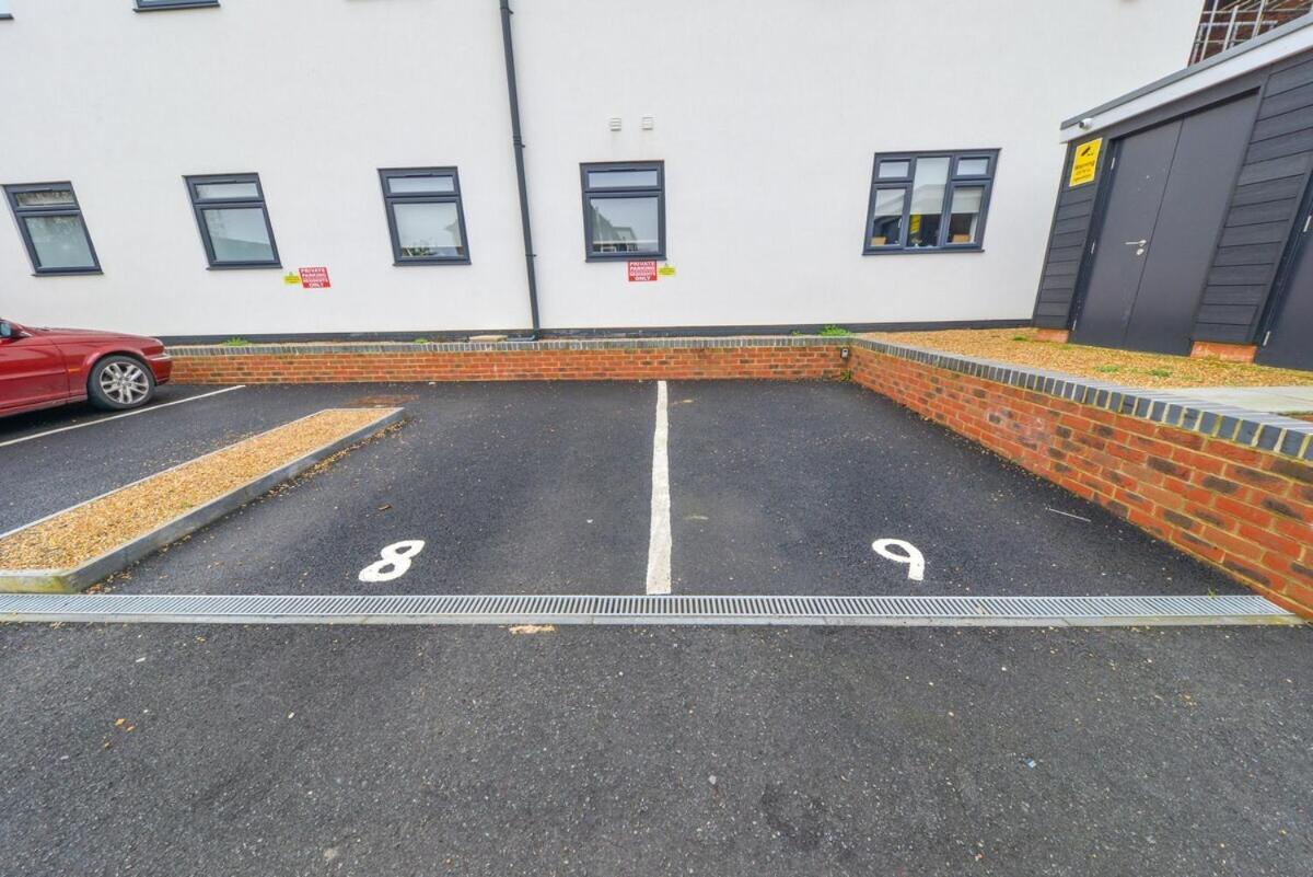 Apartment Luxury One Bedroom By Short Lets & Serviced With Free Parking St Albans
